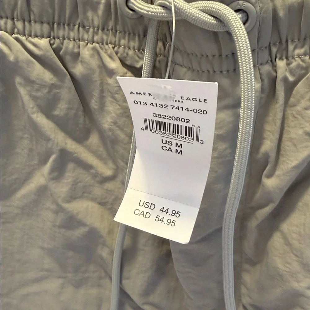 American Eagle Outfitters Men's Grey Trekker Athletic Shorts Sz M. NWT Box35